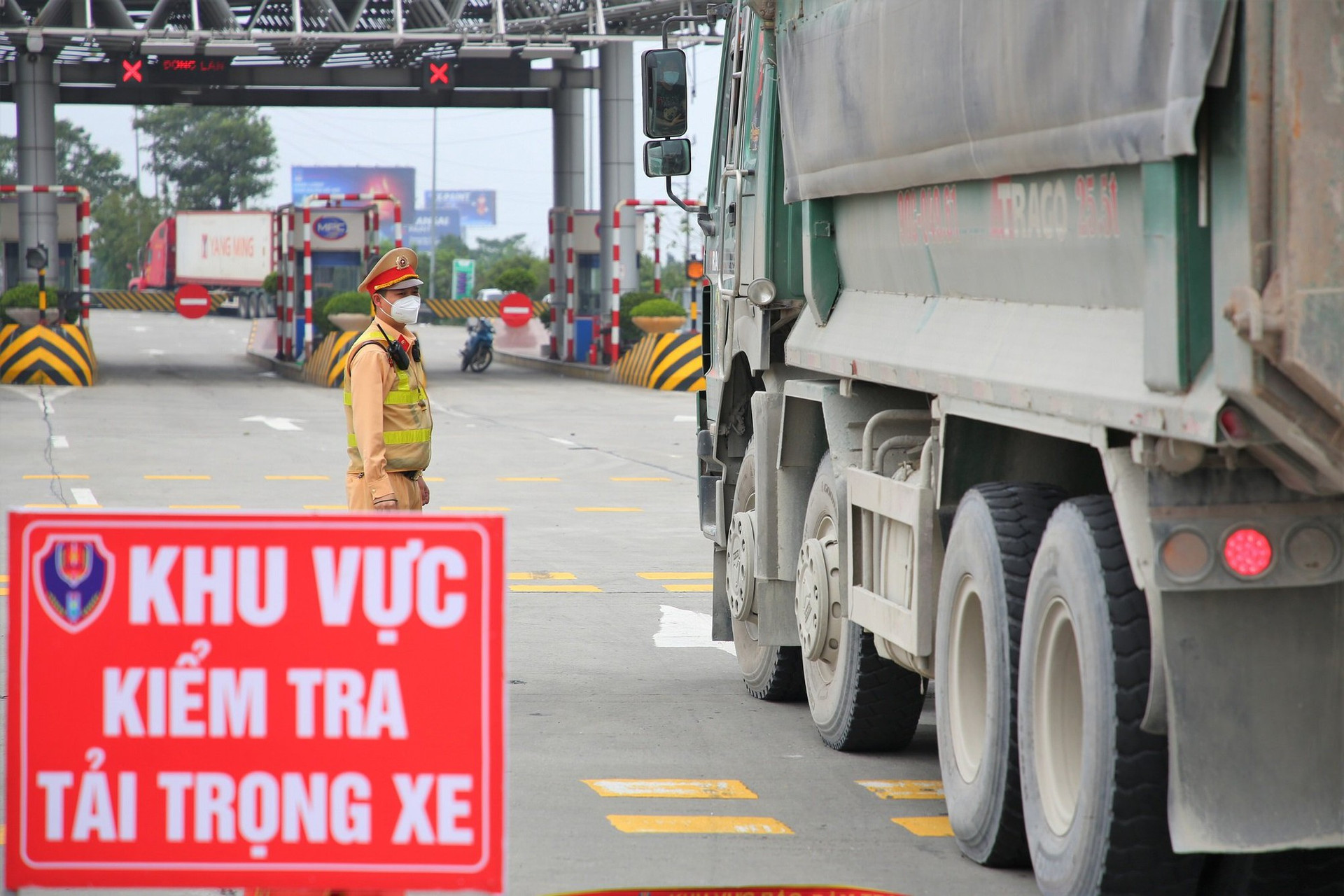 4 ngày nghỉ Lễ Quốc khánh: TNGT giảm cả 3 tiêu chí trên tuyến quốc lộ 1- Ảnh 1. 4 ngày nghỉ Lễ Quốc khánh: TNGT giảm cả 3 tiêu chí trên tuyến quốc lộ 1- Ảnh 1.