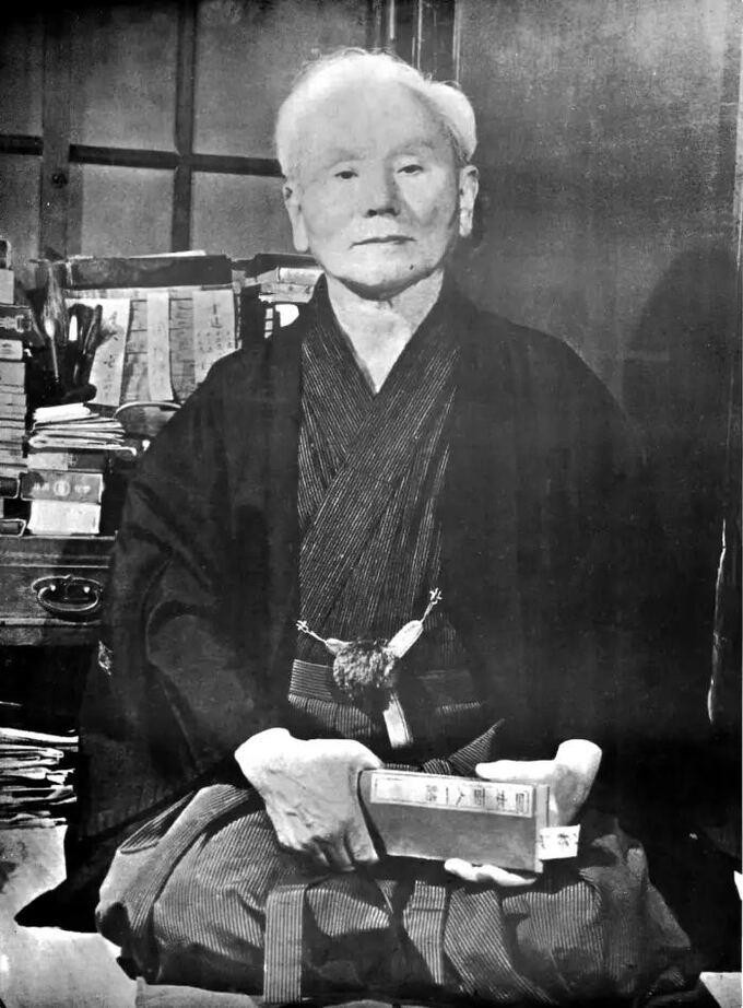Gichin Funakoshi. Ảnh: Mixed Martial Arts