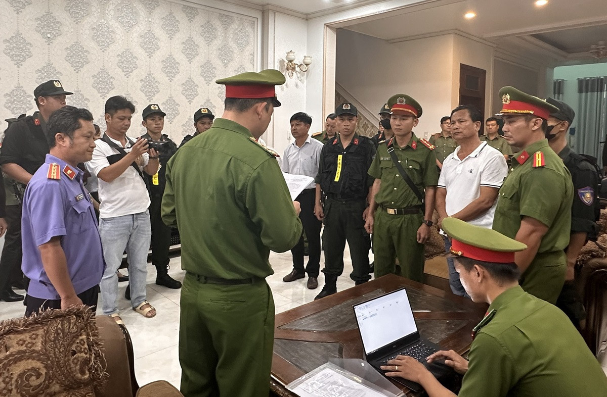 bắt “ông trùm” khai thác khoáng sản trái phép ở bình thuận.jpg