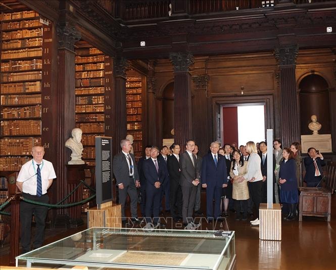 Tổng Bí thư, Chủ tịch nước Tô Lâm thăm Trường Đại học Trinity Dublin của Ireland- Ảnh 5. Tổng Bí thư, Chủ tịch nước Tô Lâm thăm Trường Đại học Trinity Dublin của Ireland- Ảnh 5.