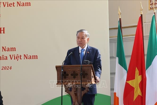 Tổng Bí thư, Chủ tịch nước Tô Lâm thăm Trường Đại học Trinity Dublin của Ireland- Ảnh 4. Tổng Bí thư, Chủ tịch nước Tô Lâm thăm Trường Đại học Trinity Dublin của Ireland- Ảnh 4.
