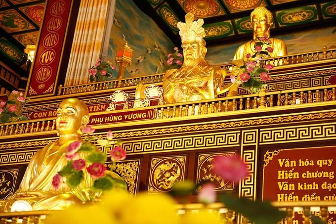Không gian linh thiêng và đậm chất Phật giáo. Ảnh: Đại Nam Văn Hóa Du Lịch Thể Thao