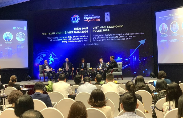 Khi kinh tế khởi sắc, Việt Nam cần tranh thủ hướng tới tăng trưởng bền vững- Ảnh 1. Khi kinh tế khởi sắc, Việt Nam cần tranh thủ hướng tới tăng trưởng bền vững- Ảnh 1.