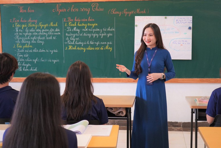 Nâng cao vị trí, vai trò nhà giáo, tạo động lực yên tâm công tác- Ảnh 7. Nâng cao vị trí, vai trò nhà giáo, tạo động lực yên tâm công tác- Ảnh 7.