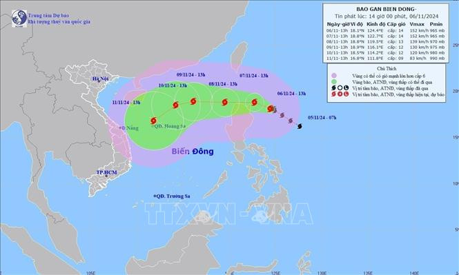 Bão YINXING giật cấp 17 đang di chuyển gần Biển Đông- Ảnh 1. Bão YINXING giật cấp 17 đang di chuyển gần Biển Đông- Ảnh 1.
