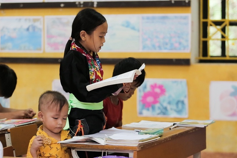 Đảm bảo thống nhất trong tuyển dụng, sử dụng, quản lý nhà giáo từ trung ương đến địa phương- Ảnh 2. Đảm bảo thống nhất trong tuyển dụng, sử dụng, quản lý nhà giáo từ trung ương đến địa phương- Ảnh 2.