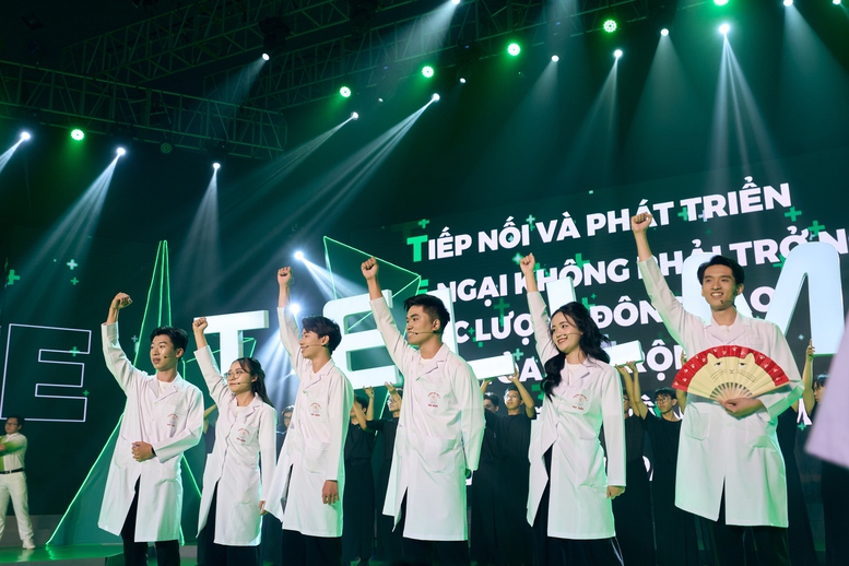 Sinh viên trường Y hướng về cộng đồng, đồng hành cùng người nhà người bệnh- Ảnh 1. Sinh viên trường Y hướng về cộng đồng, đồng hành cùng người nhà người bệnh- Ảnh 1.