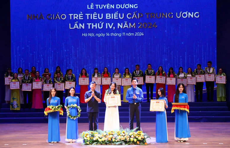 Tuyên dương 99 nhà giáo trẻ tiêu biểu - những ‘hạt nhân’ tiên phong, truyền cảm hứng và động lực cho học sinh, sinh viên- Ảnh 3. Tuyên dương 99 nhà giáo trẻ tiêu biểu - những ‘hạt nhân’ tiên phong, truyền cảm hứng và động lực cho học sinh, sinh viên- Ảnh 3.