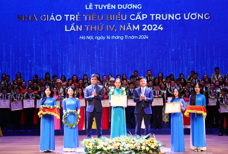 Tuyên dương 99 nhà giáo trẻ tiêu biểu - những ‘hạt nhân’ tiên phong, truyền cảm hứng và động lực cho học sinh, sinh viên- Ảnh 1. Tuyên dương 99 nhà giáo trẻ tiêu biểu - những ‘hạt nhân’ tiên phong, truyền cảm hứng và động lực cho học sinh, sinh viên- Ảnh 1.