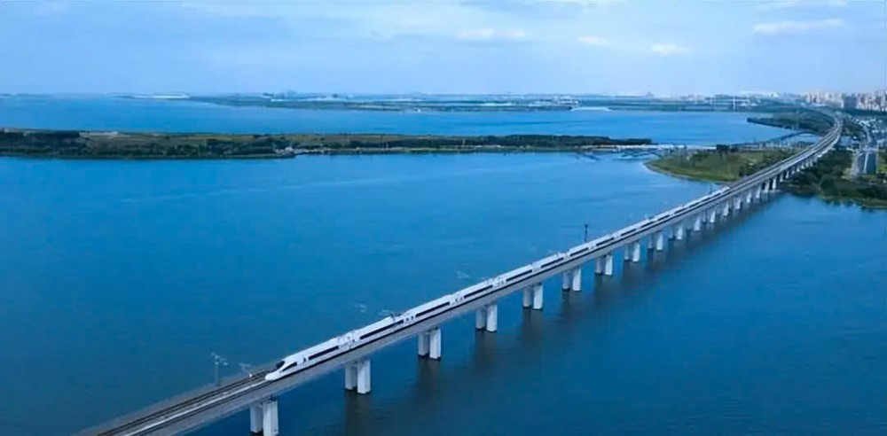 Huy động hàng chục nghìn công nhân, láng giềng Việt Nam xây dựng ‘siêu’ cầu 4 tỷ đô phá kỷ lục dài nhất thế giới - ảnh 4