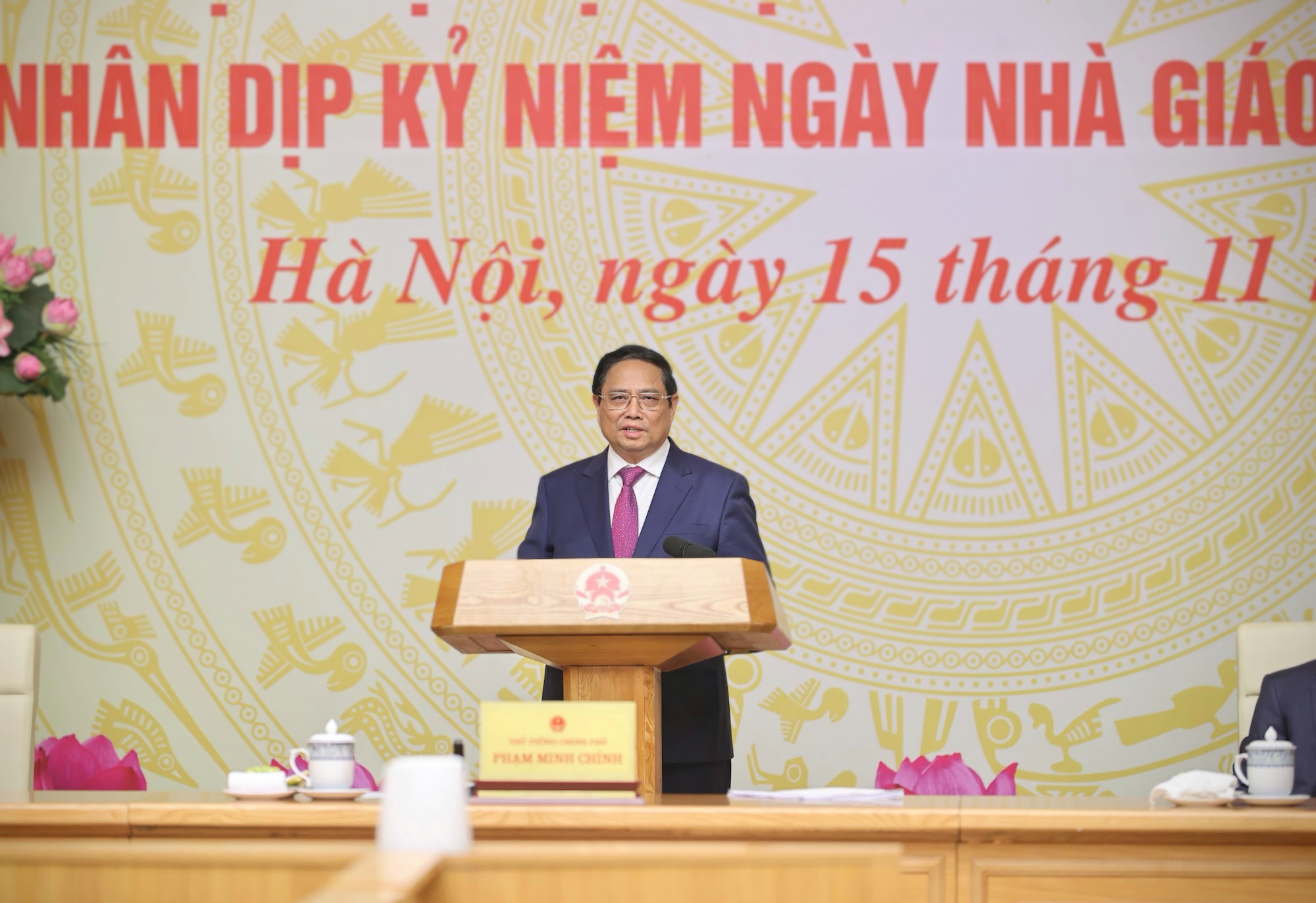 TỔNG THUẬT: Thủ tướng Chính phủ gặp mặt các nhà giáo tiêu biểu- Ảnh 11.