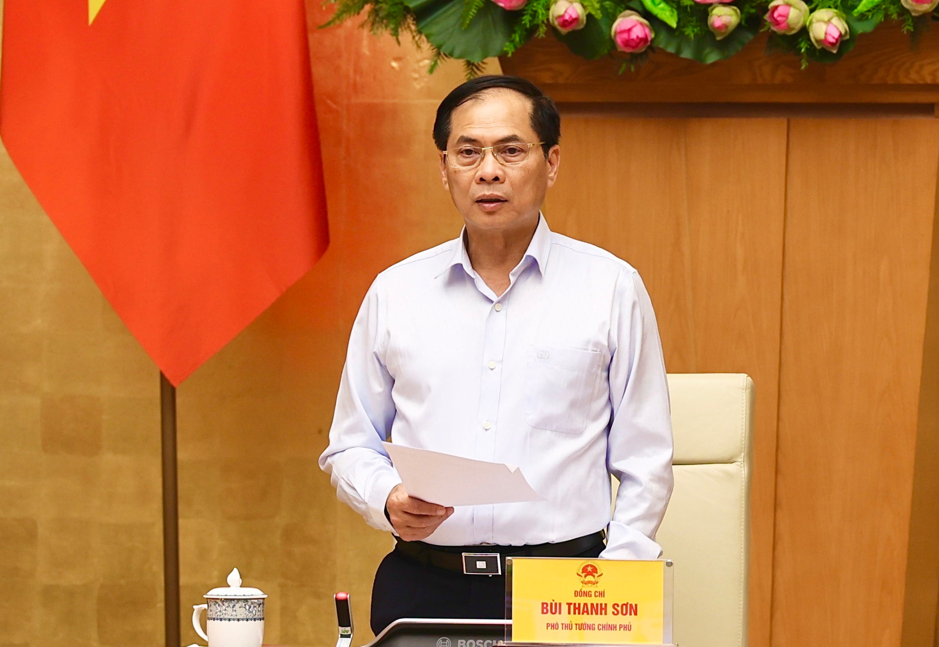 Phó Thủ tướng Bùi Thanh Sơn: Cần nghiên cứu, vận dụng tốt cơ chế chính sách để đẩy mạnh giải ngân đầu tư công- Ảnh 1. Phó Thủ tướng Bùi Thanh Sơn: Cần nghiên cứu, vận dụng tốt cơ chế chính sách để đẩy mạnh giải ngân đầu tư công- Ảnh 1.