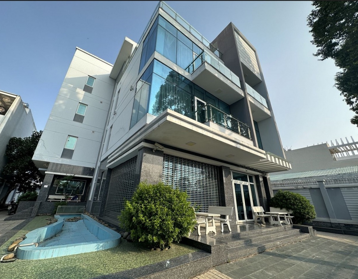 Sacombank (STB) ‘đại hạ giá’ lô đất hơn 1.100m2 kèm căn biệt thự 3 tầng kiên cố