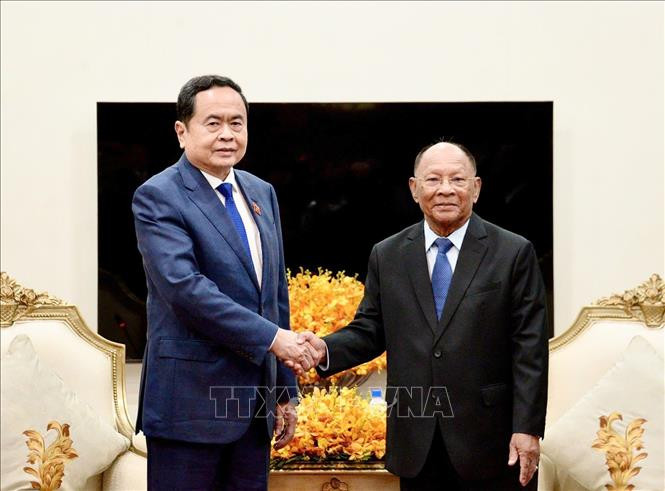 Chủ tịch Quốc hội Trần Thanh Mẫn yết kiến Quốc vương Campuchia Norodom Sihamoni- Ảnh 4. Chủ tịch Quốc hội Trần Thanh Mẫn yết kiến Quốc vương Campuchia Norodom Sihamoni- Ảnh 4.