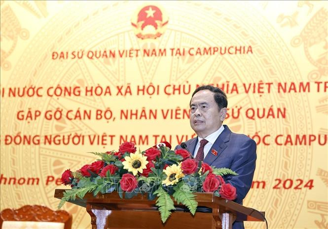 Chủ tịch Quốc hội Trần Thanh Mẫn gặp gỡ cộng đồng người Việt Nam tại Campuchia- Ảnh 1. Chủ tịch Quốc hội Trần Thanh Mẫn gặp gỡ cộng đồng người Việt Nam tại Campuchia- Ảnh 1.