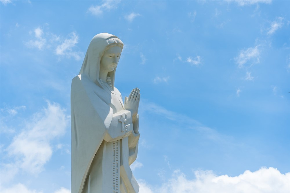 Chiêm ngưỡng tượng Đức Mẹ 50m cao nhất Việt Nam: Tọa lạc giữa quảng trường có sức chứa 100.000 người, được bao quanh bởi hồ thủy điện rộng lớn - ảnh 4