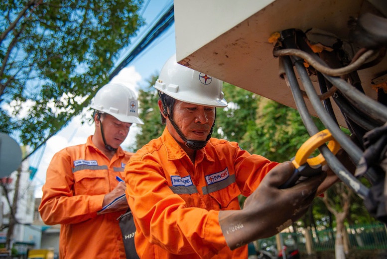 EVNCPC đảm bảo điện phục vụ sản xuất hàng Tết Nguyên đán Ất Tỵ- Ảnh 1.