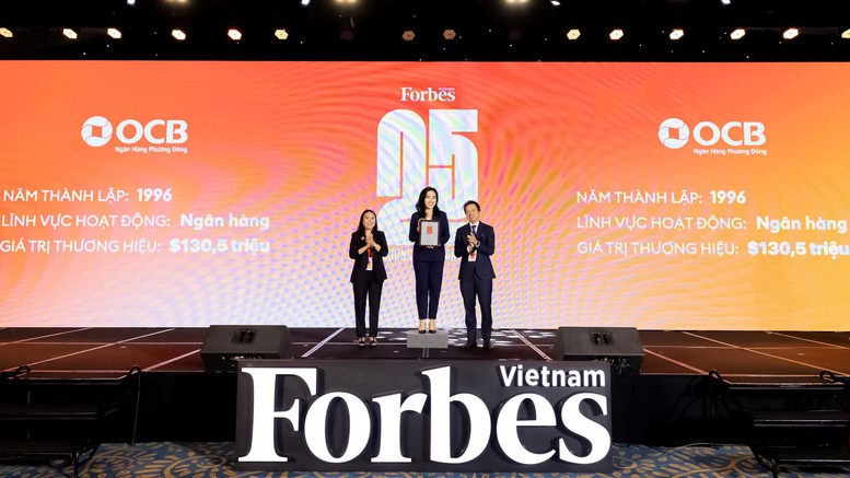 OCB được vinh danh vào top thương hiệu niêm yết dẫn đầu năm 2024- Ảnh 1.