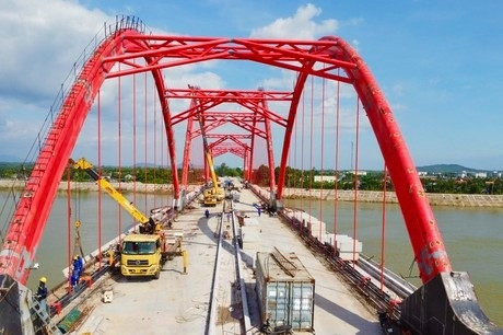 Cây cầu thứ 6 bắc qua con sông lớn nhất tỉnh Quảng Ngãi chuẩn bị thông xe cuối năm