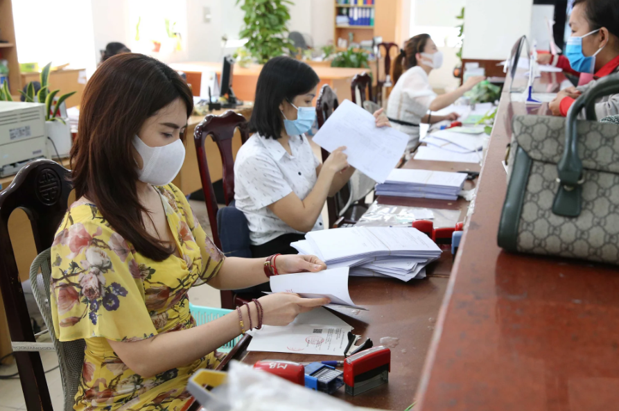 Hai tổng cục có quyết định tạm dừng triển khai kế hoạch tuyển dụng công chức năm 2024 - ảnh 1