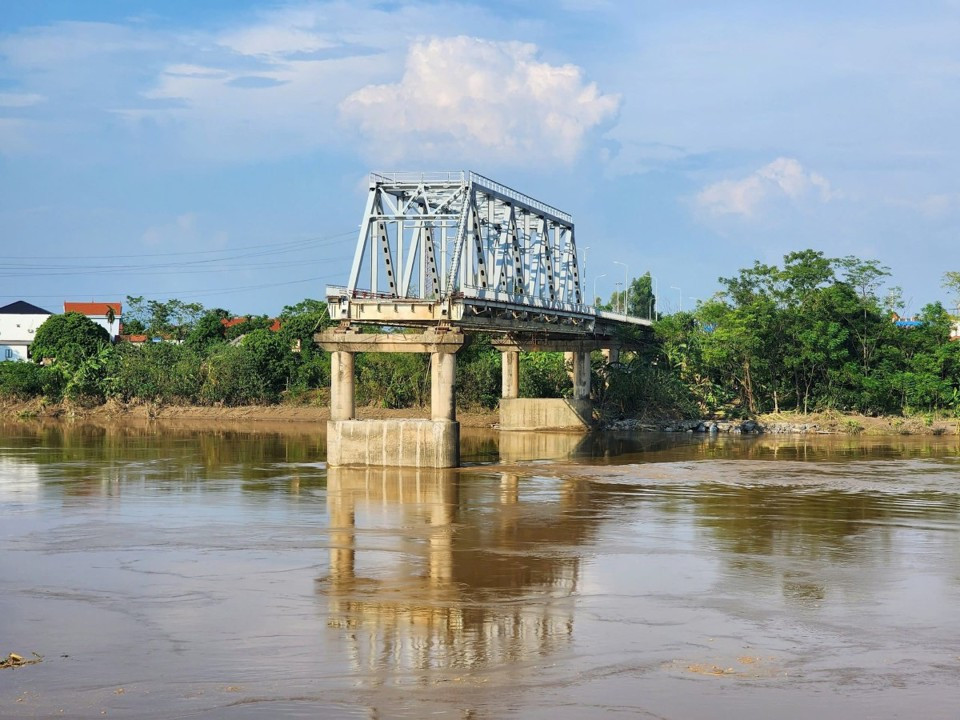 Cầu Phong Châu cũ đã bị sập vào đầu tháng 9/2024.