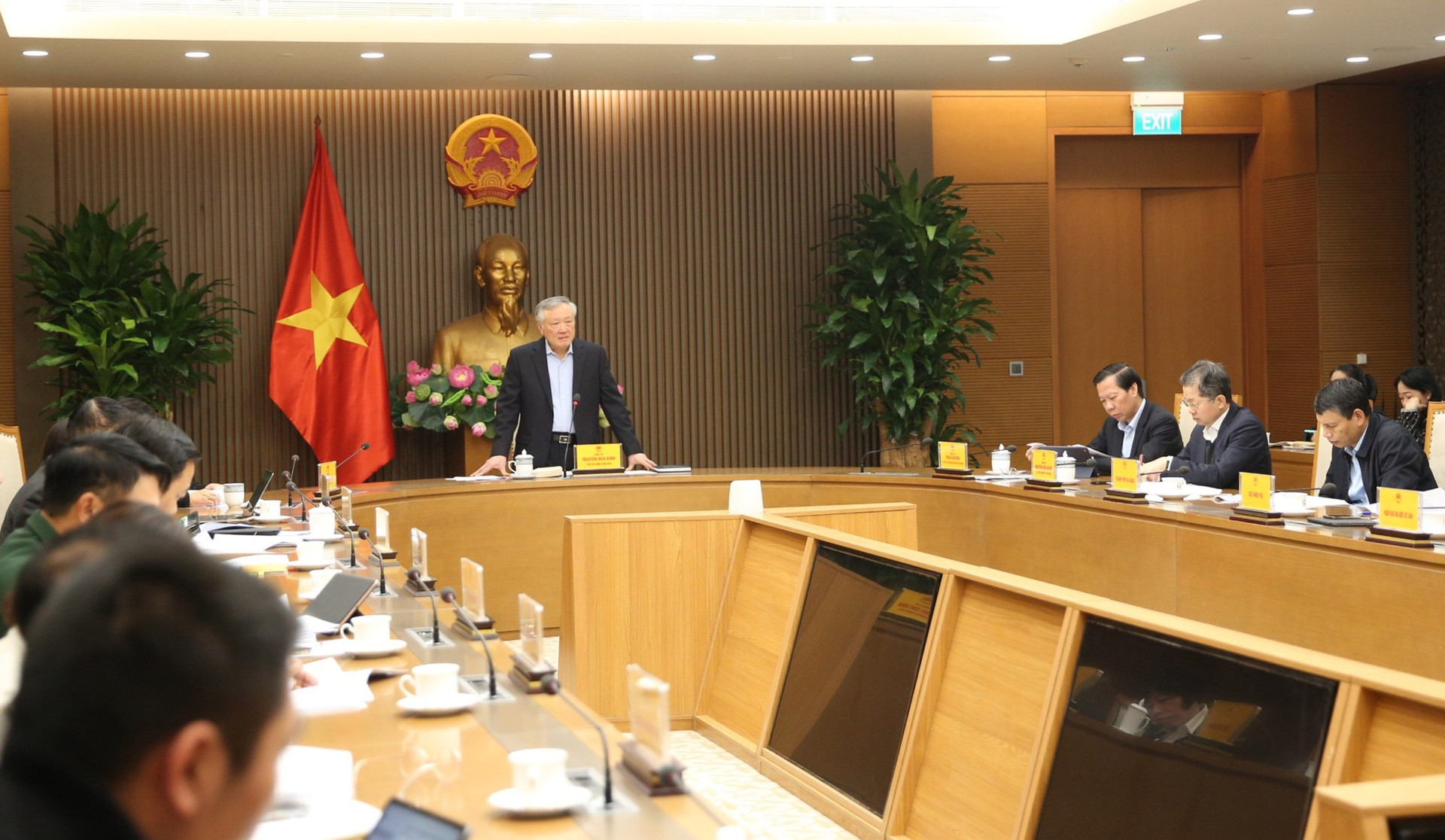 Sớm hình thành trung tâm tài chính khu vực và quốc tế tại Việt Nam- Ảnh 5. Sớm hình thành trung tâm tài chính khu vực và quốc tế tại Việt Nam- Ảnh 5.