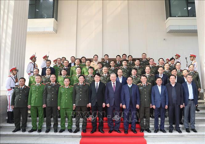 Tổng Bí thư: Bảo đảm an ninh, trật tự phải góp phần mở rộng không gian phát triển, thúc đẩy mạnh mẽ các hoạt động đầu tư, sản xuất kinh doanh- Ảnh 6.