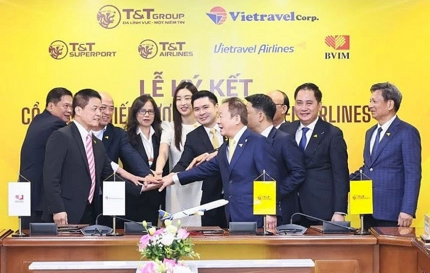 Bầu Hiển 'bội thu’ lớn năm 2024: 2.900 tỷ đồng từ thoái vốn bảo hiểm và tham vọng với Vietravel Airlines