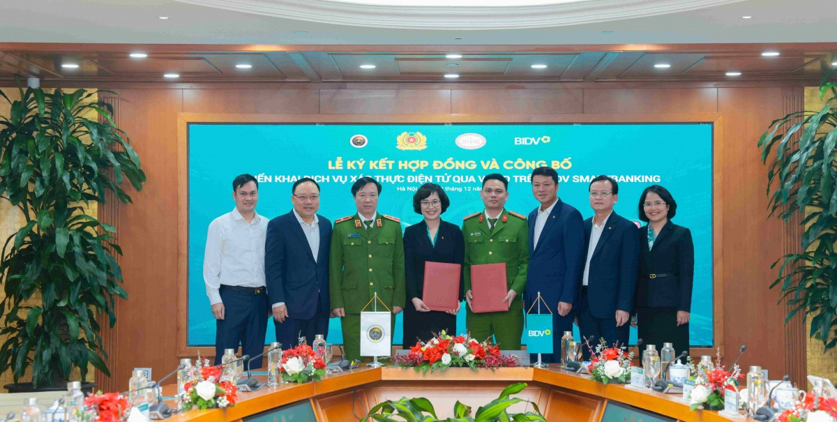 Không cần đến ngân hàng hay dùng điện thoại có NFC, khách hàng BIDV có thể xác thực sinh trắc học qua VNeID
