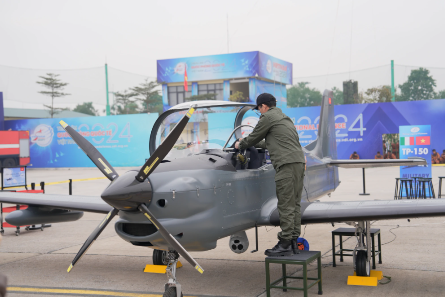 Việt Nam sẽ 'xuất khẩu' máy bay huấn luyện đầu tiên được sản xuất trong nước, gia nhập 'đội hình' không quân của nhiều quốc gia - ảnh 3
