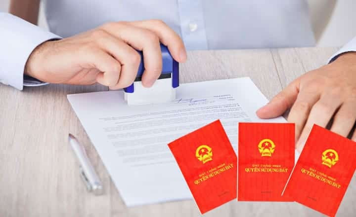 Từ bây giờ, 9 trường hợp này bắt buộc phải đi cấp đổi lại sổ đỏ- Ảnh 1. Từ bây giờ, 9 trường hợp này bắt buộc phải đi cấp đổi lại sổ đỏ- Ảnh 1.