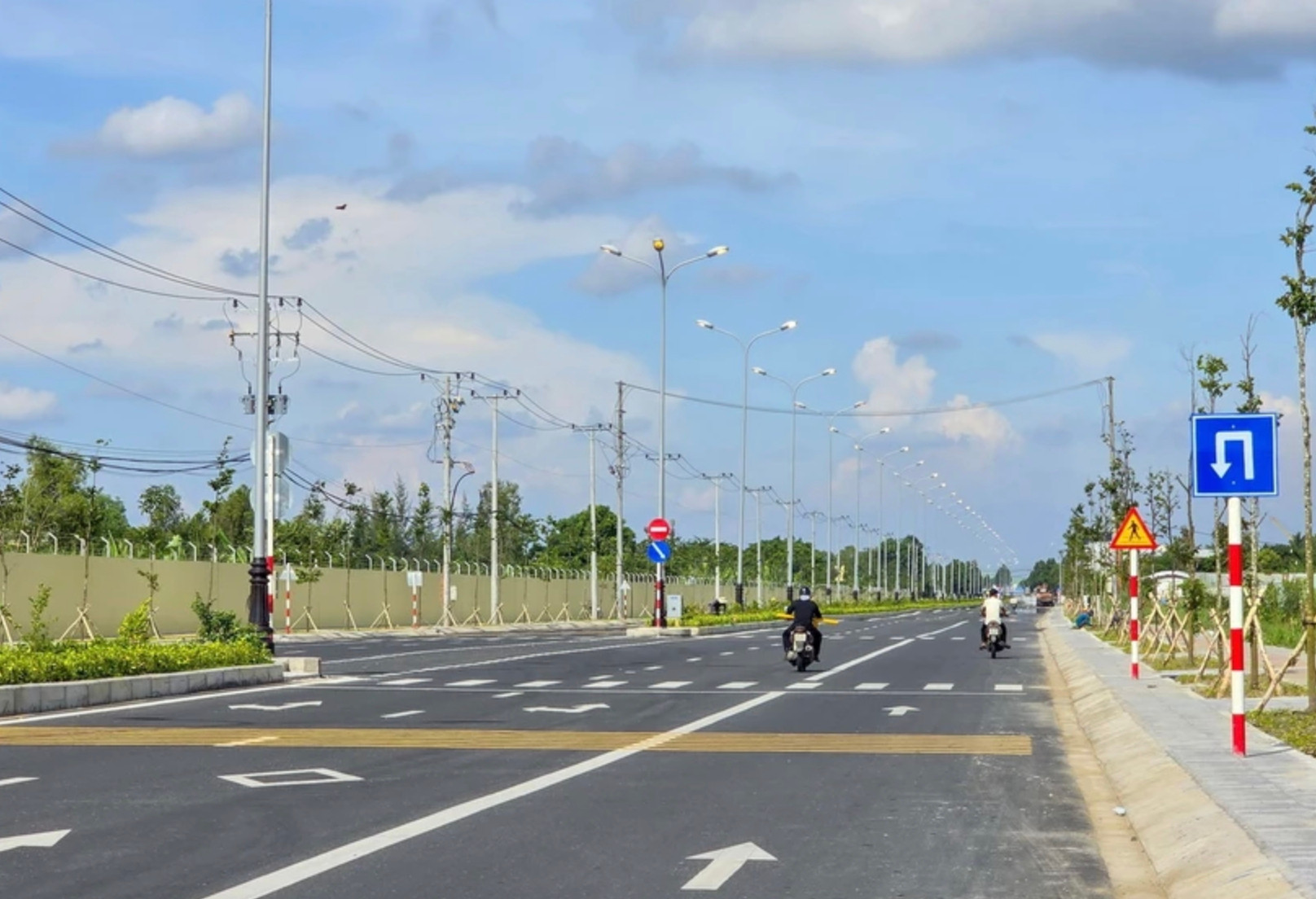 Thông xe đường vành đai sân bay hơn 137 tỷ tại TP sụt lún nhanh nhất ĐBSCL- Ảnh 2. Thông xe đường vành đai sân bay hơn 137 tỷ tại TP sụt lún nhanh nhất ĐBSCL- Ảnh 2.