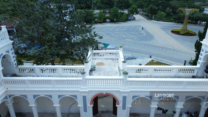Diện mạo của dinh thự 4.000m2 hơn 100 năm tuổi từng là nỗi khiếp sợ của người dân Bắc Hà sau khi 'khoác áo mới' - Ảnh 6. Diện mạo của dinh thự 4.000m2 hơn 100 năm tuổi từng là nỗi khiếp sợ của người dân Bắc Hà sau khi 'khoác áo mới' - Ảnh 6.