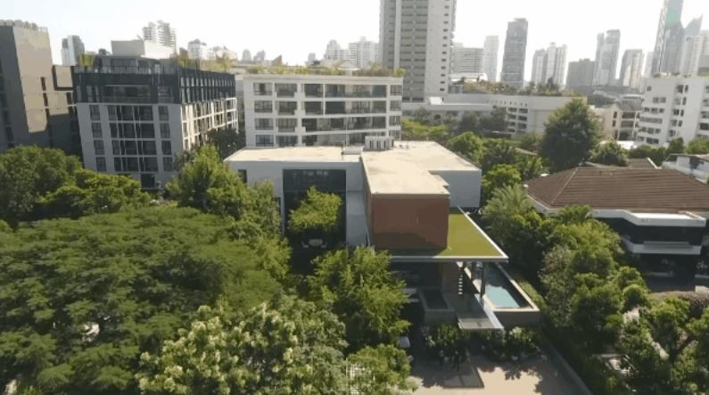 'Nữ tướng' quyền lực của bóng đá Thái Lan: Thuộc gia tộc giàu có với dinh thự 2.000m2 giữa lòng Bangkok- Ảnh 3. 'Nữ tướng' quyền lực của bóng đá Thái Lan: Thuộc gia tộc giàu có với dinh thự 2.000m2 giữa lòng Bangkok- Ảnh 3.