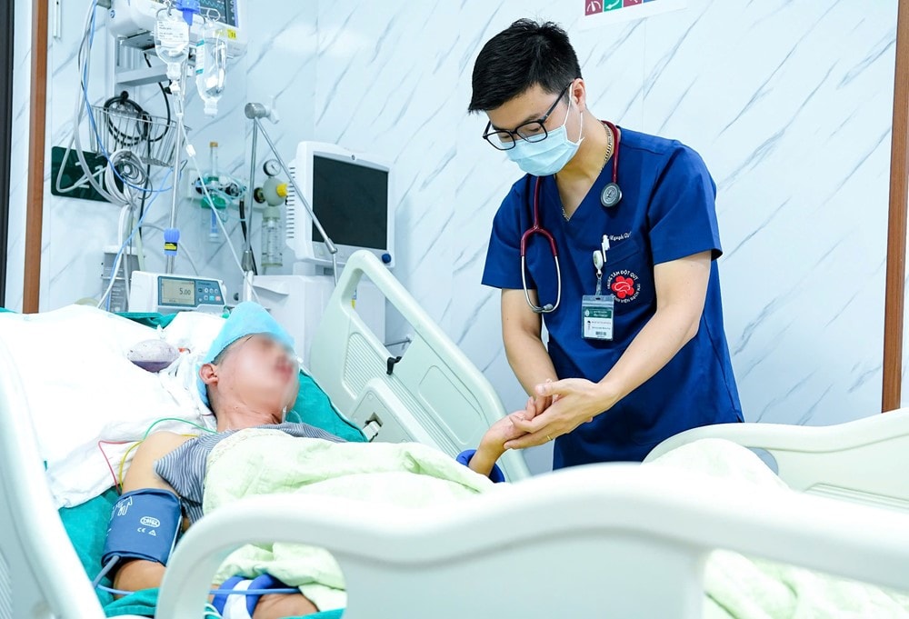 Bệnh viện Bạch Mai được bệnh viện của Lào đề xuất hỗ trợ và chuyển giao chuyên môn về điều trị đột quỵ - ảnh 4