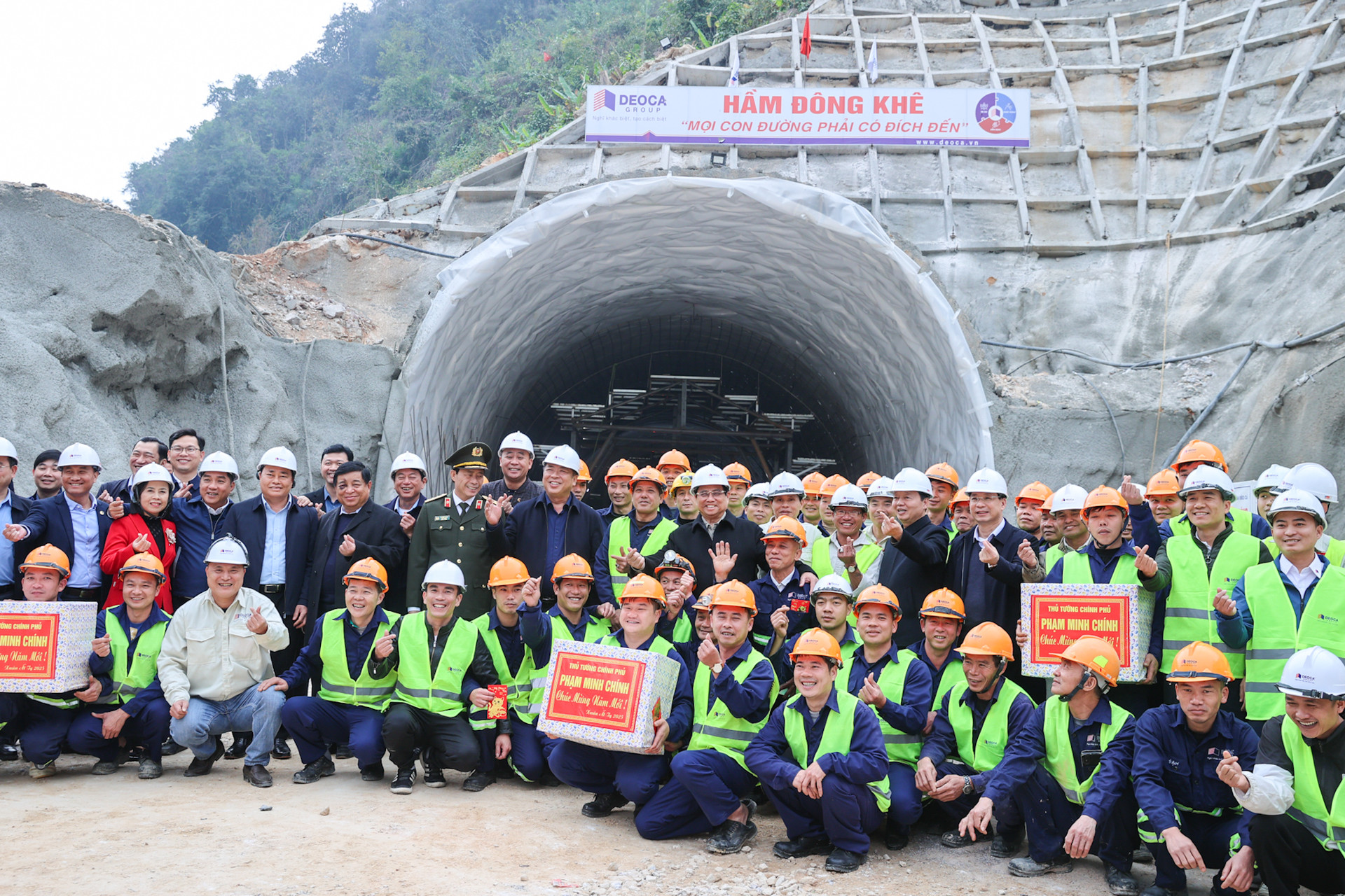 Thủ tướng thị sát dự án cao tốc Đồng Đăng (Lạng Sơn) - Trà Lĩnh (Cao Bằng)- Ảnh 7. Thủ tướng thị sát dự án cao tốc Đồng Đăng (Lạng Sơn) - Trà Lĩnh (Cao Bằng)- Ảnh 7.
