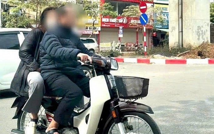 Phó trưởng công an phường bị phạt vì không đội mũ bảo hiểm khi lái xe - ảnh 2
