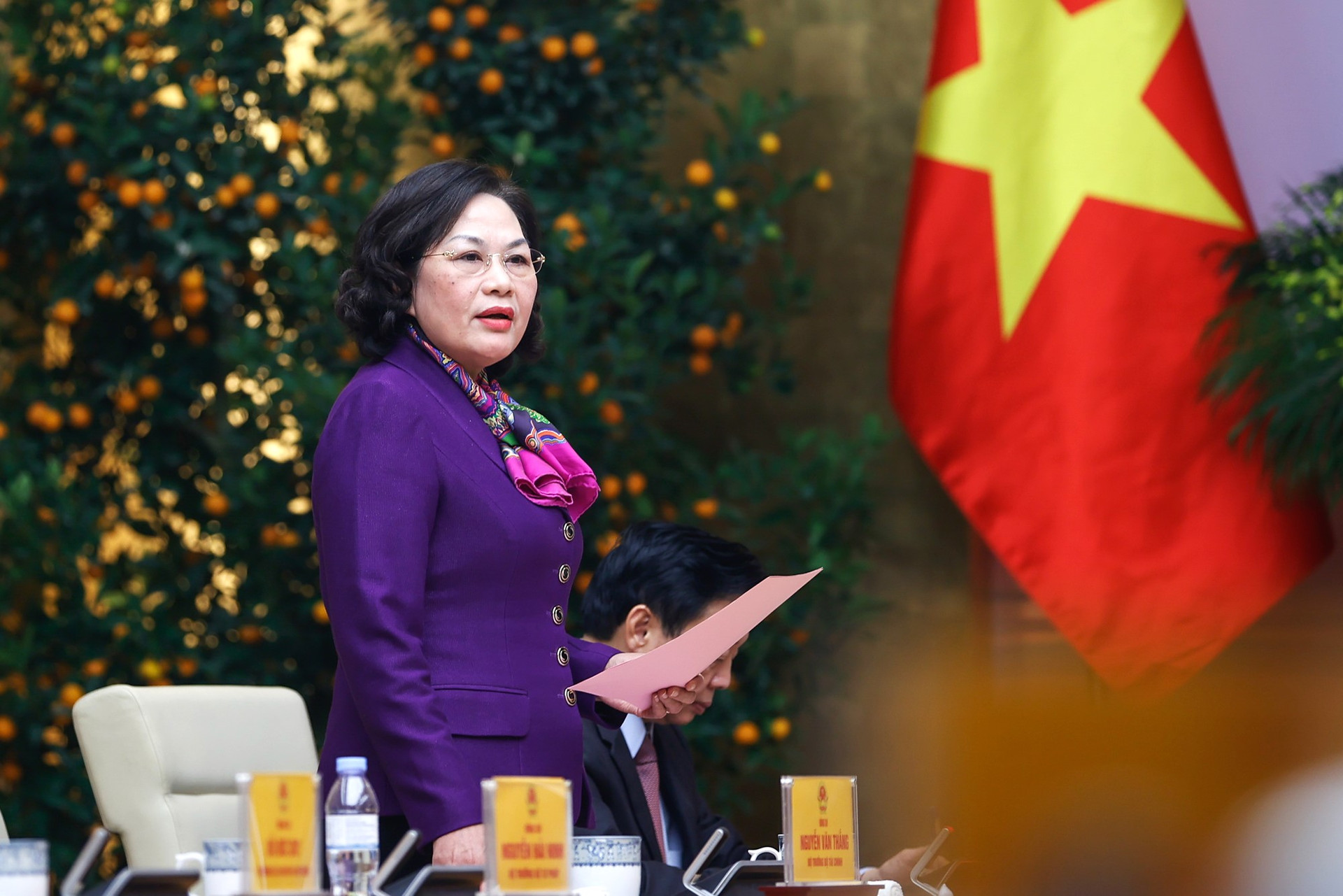 Ngành ngân hàng năm 2025: Tăng tốc tín dụng gắn với kiểm soát rủi ro- Ảnh 2. Ngành ngân hàng năm 2025: Tăng tốc tín dụng gắn với kiểm soát rủi ro- Ảnh 2.