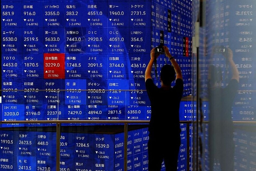 Dòng vốn ngoại rút 12,5 tỷ USD khỏi châu Á chỉ trong 1 tháng: Việt Nam không phải ngoại lệ, tỷ lệ sở hữu khối ngoại về mức thấp nhất 10 năm