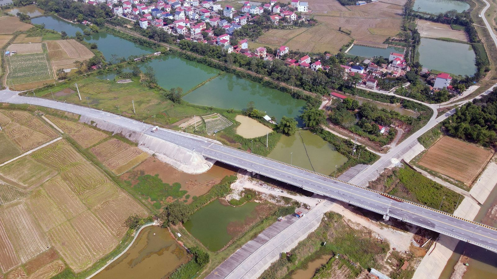 Khoảng 1 năm nữa sẽ xây dựng cây cầu 1.700 tỷ kết nối 2 tỉnh thuộc Vùng Thủ đô- Ảnh 2. Khoảng 1 năm nữa sẽ xây dựng cây cầu 1.700 tỷ kết nối 2 tỉnh thuộc Vùng Thủ đô- Ảnh 2.