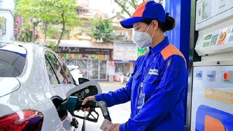 Giá xăng tiếp tục tăng- Ảnh 1. Giá xăng tiếp tục tăng- Ảnh 1.