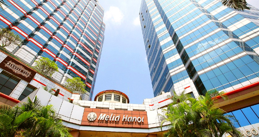 Bên ngoài Khách sạn Melia Hà Nội. Nguồn ảnh: VietNam Booking Bên ngoài Khách sạn Melia Hà Nội. Nguồn ảnh: VietNam Booking