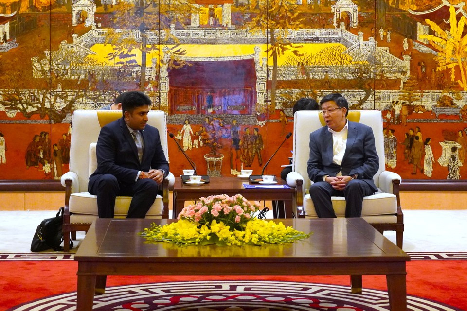 Phó Chủ tịch UBND Thành phố Dương Đức Tuấn tiếp Đoàn công tác của Tập đoàn Larsen & Toubro, Ấn Độ. Nguồn ảnh: Cổng thông tin điện tử Thành phố Hà Nội Phó Chủ tịch UBND Thành phố Dương Đức Tuấn tiếp Đoàn công tác của Tập đoàn Larsen & Toubro, Ấn Độ. Nguồn ảnh: Cổng thông tin điện tử Thành phố Hà Nội