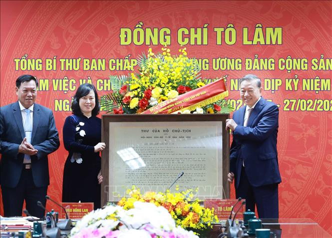Tổng Bí thư Tô Lâm: Tập trung tháo gỡ khó khăn, rào cản, nút thắt để ngành y tế vươn dậy- Ảnh 3.
