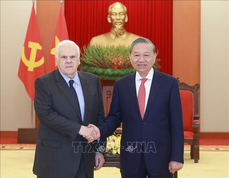 Tổng Bí thư Tô Lâm tiếp ông Frederick W.Smith - Nhà sáng lập kiêm Chủ tịch điều hành Tập đoàn FedEx (Hoa Kỳ). Nguồn ảnh: TTXVN Tổng Bí thư Tô Lâm tiếp ông Frederick W.Smith - Nhà sáng lập kiêm Chủ tịch điều hành Tập đoàn FedEx (Hoa Kỳ). Nguồn ảnh: TTXVN