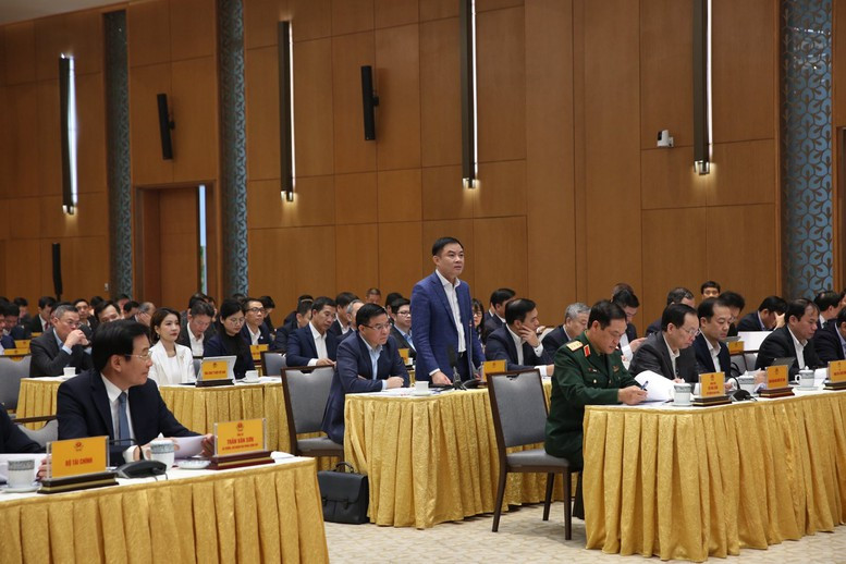 Ông Lê Ngọc Sơn, Tổng Giám đốc Tập đoàn Dầu khí Việt Nam (Petrovietnam) phát biểu tại Hội nghị. Nguồn ảnh: VGP/Đình Hải Ông Lê Ngọc Sơn, Tổng Giám đốc Tập đoàn Dầu khí Việt Nam (Petrovietnam) phát biểu tại Hội nghị. Nguồn ảnh: VGP/Đình Hải