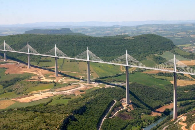 Cầu cạn Millau 4.jpg