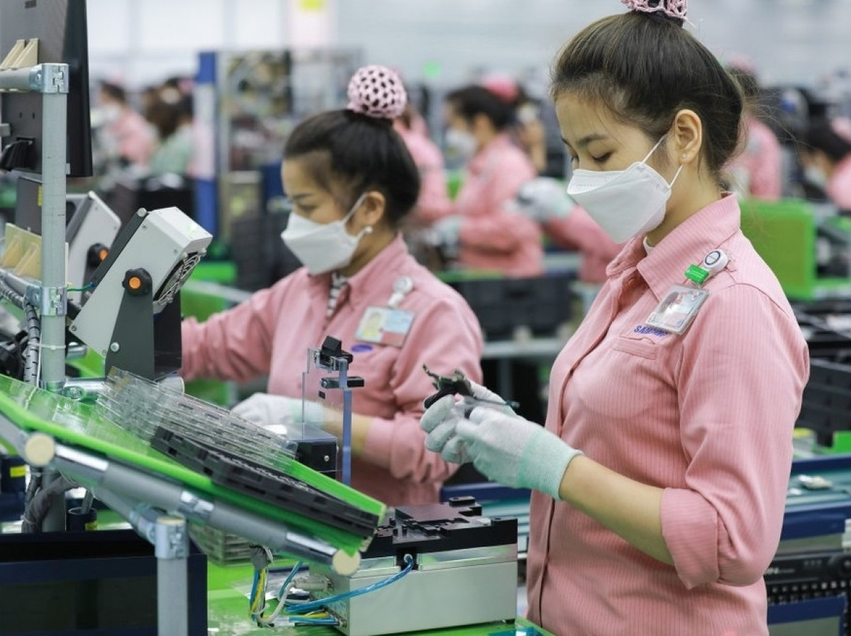 Đề xuất tăng VAT lên 12%: 'Thuế của Việt Nam vẫn còn ở mức thấp'