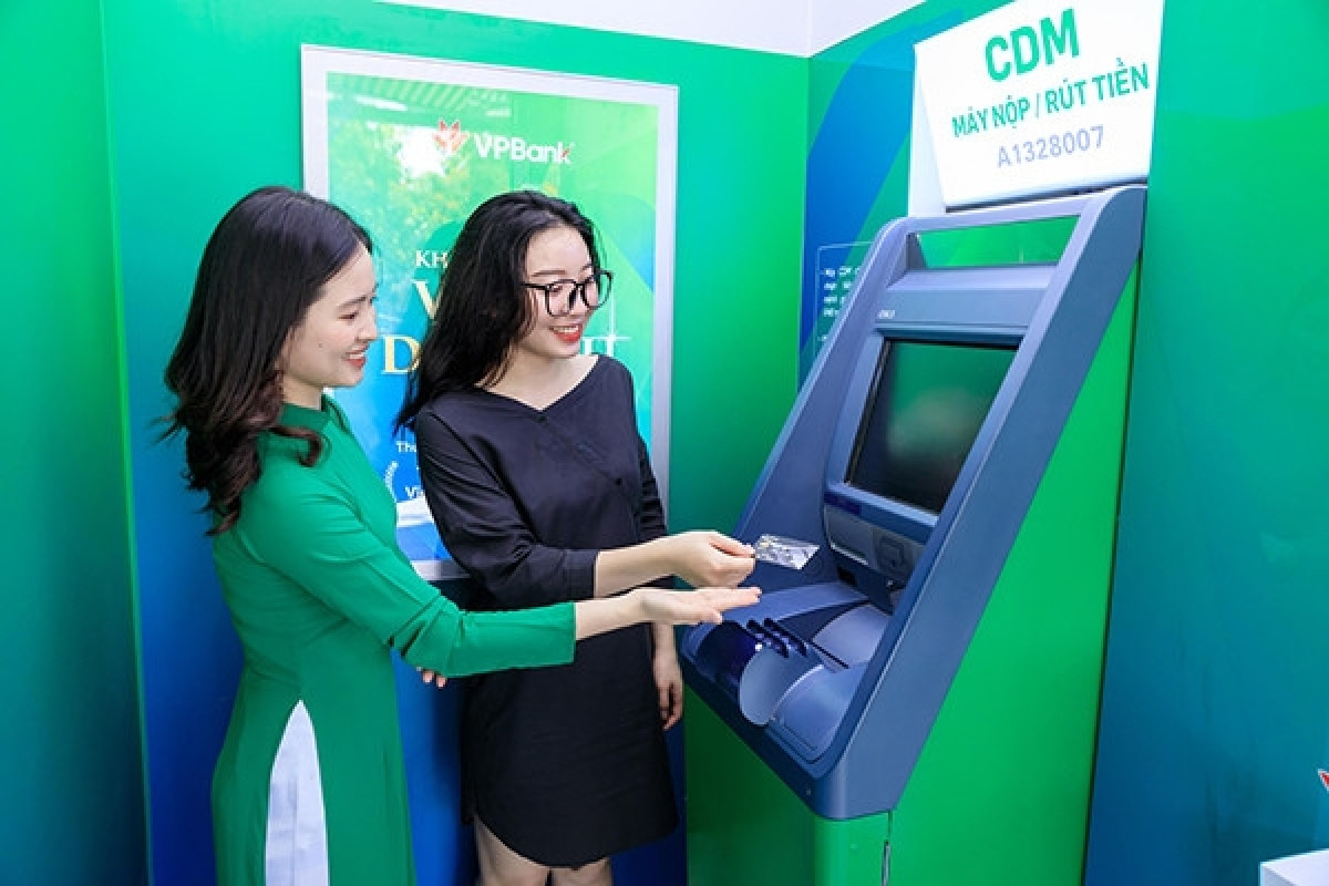 Từ 1/1/2025, không rút được tiền tại ATM với tài khoản chưa xác thực sinh trắc học