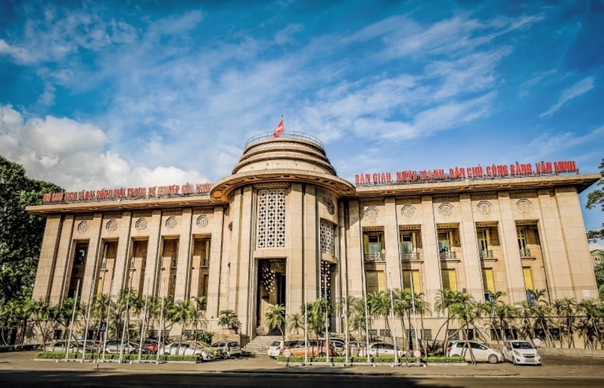 Hai dòng ngoại tệ lớn chảy ra trong năm 2024, Ngân hàng Nhà nước nói gì?